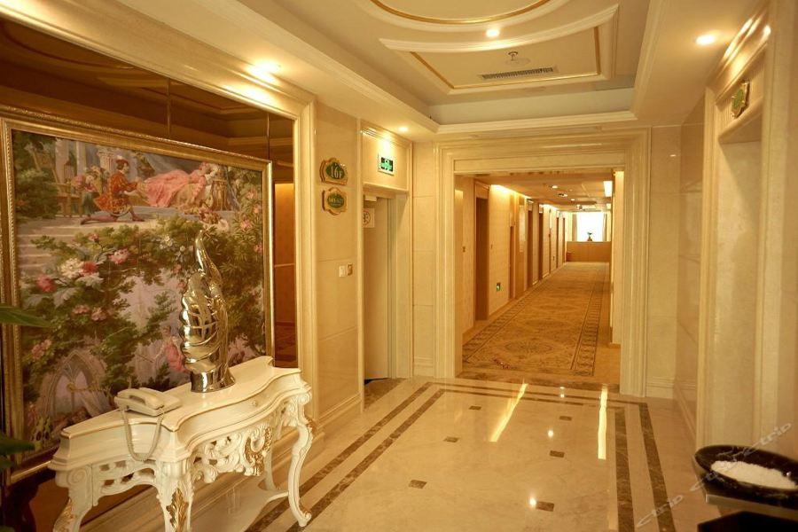 Vienna International Hongqiao Hub Malu Hotel